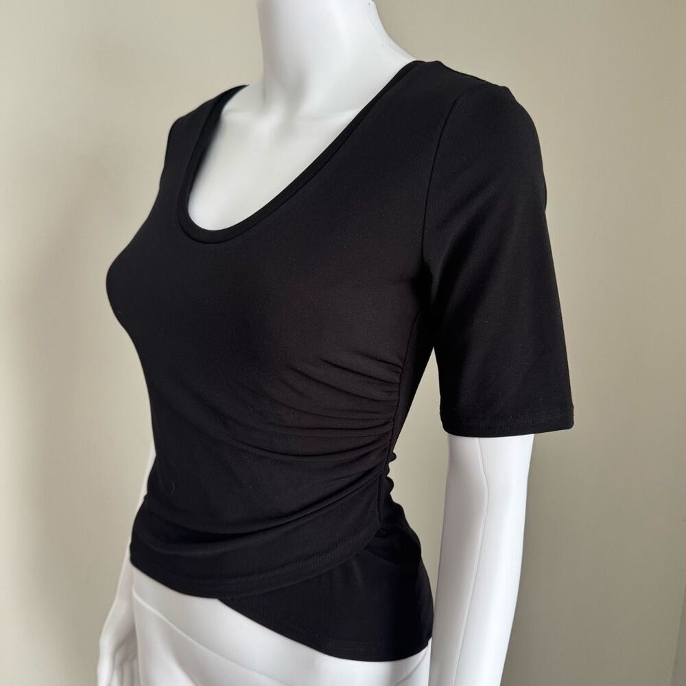 Leith Short Sleeve Scoop Neck Side Ruched Top Black